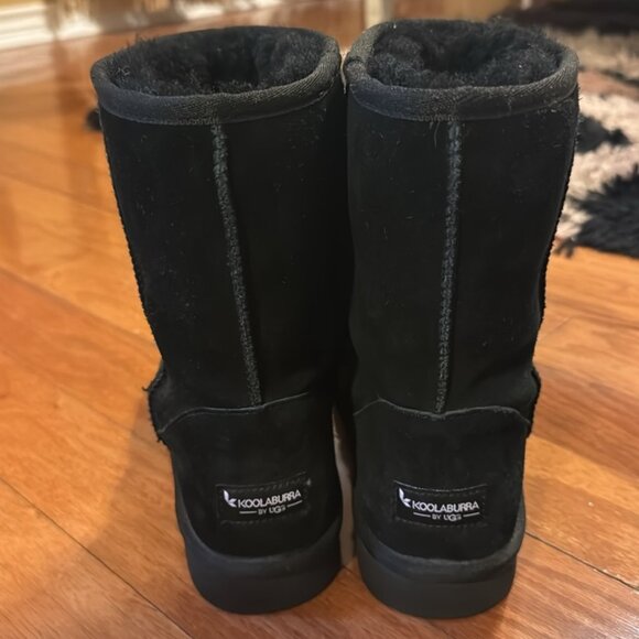 These are Women's Koolaburra by UGG classic short winter boots. - Picture 2 of 3